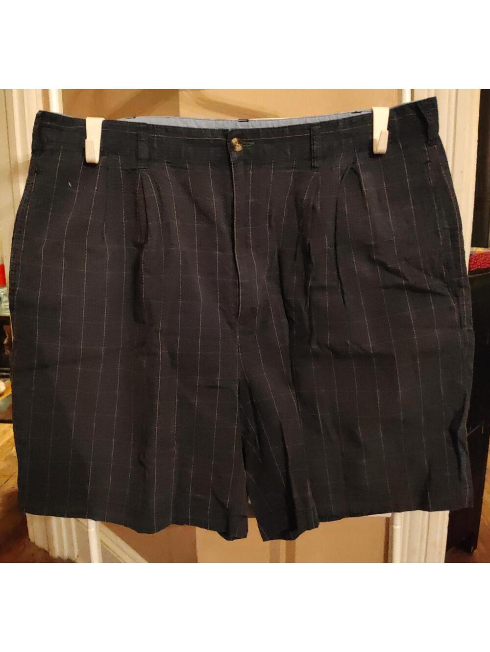 Men's Tommy Hilfiger Golf Shorts - Size 38" - Striped - EUC